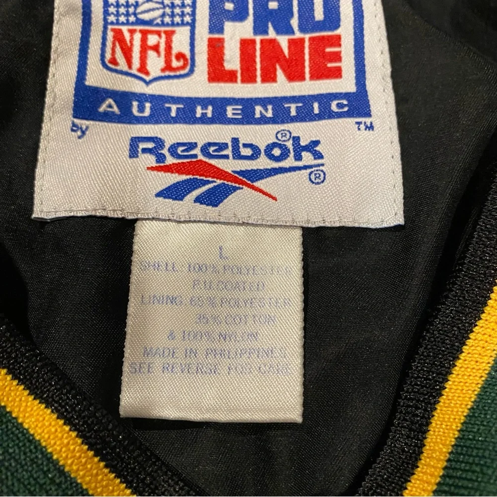 Green Bay Packers Jacket Men’s Large Black Spellout Vneck Pullover Embroidered